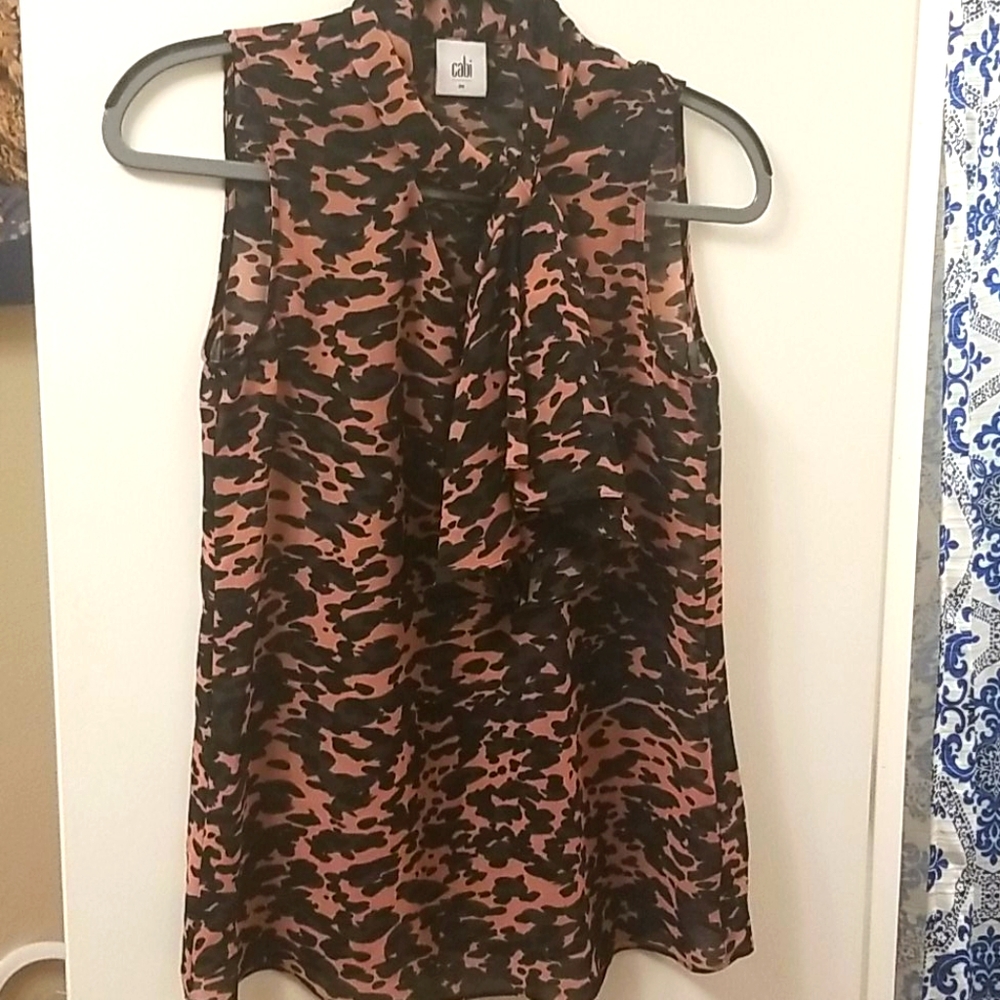 EUC vintage cabi top